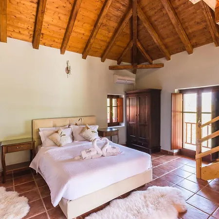 Ilaeira Mountain Tóriza